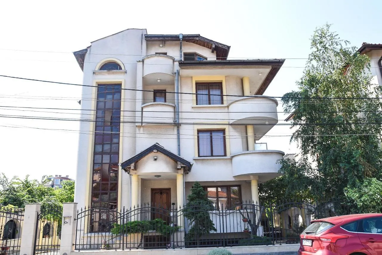 Comfortable Rooms Burgas City Gazde/Camere de închiriat